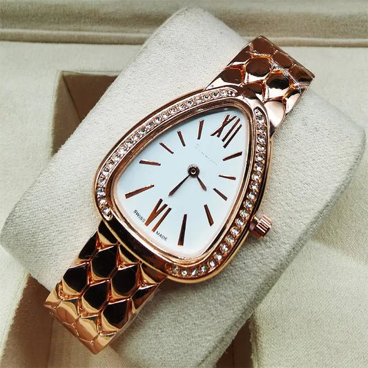 "Retro Minimalist Women's Snake Bracelet Quartz Watch"