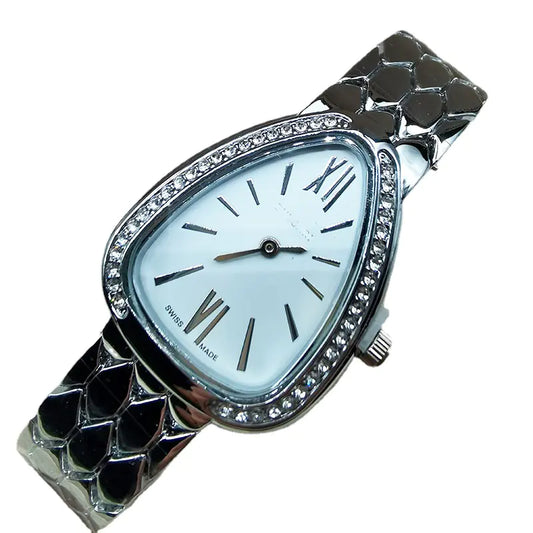 "Retro Minimalist Women's Snake Bracelet Quartz Watch"